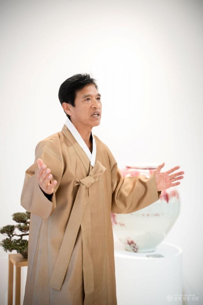 3-3. 2024년 12월 전시회 당시 사진.jpg