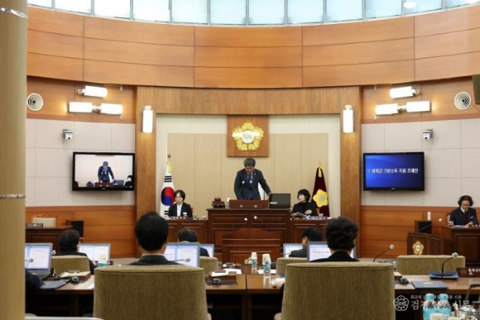 봉화군의회 금동윤 부의장.jpg