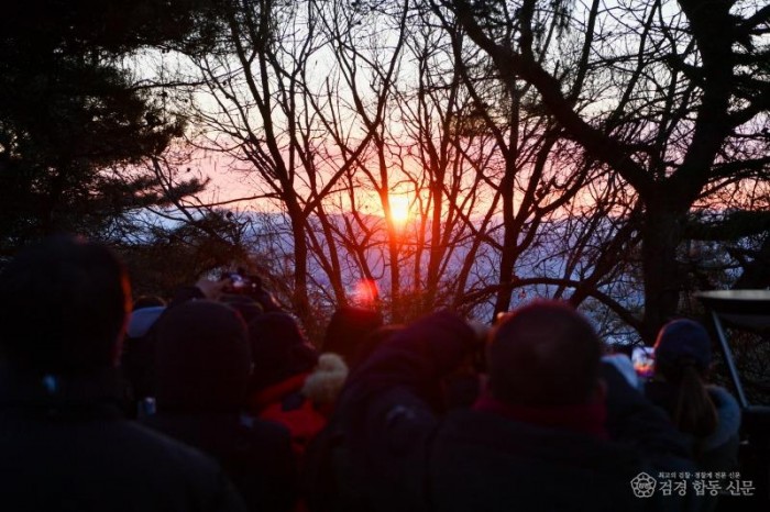 영주-4-1 철탄산 성재에서 바라보는 2026년 해맞이.jpg