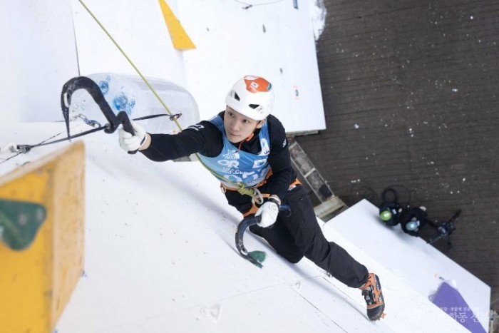 260112보도자료(‘2026 UIAA 청송 아이스클라이밍 월드컵’ 성황리에 마무리)-이영건(남)_난이도 부문 남자부 3위 (2)_사진출처 (사)대한산악연맹.jpg