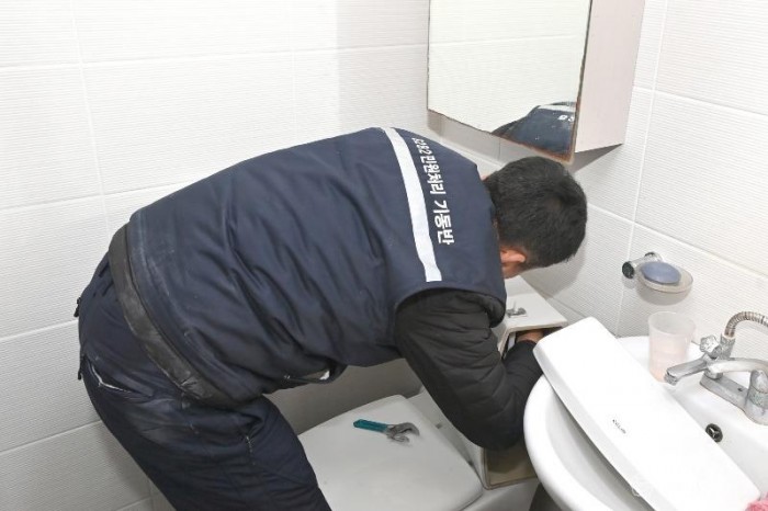 260123보도자료(청송군, 할매·할배 등 긁어주는 ‘효자손’ 8282민원처리 ) (2) (1).jpg