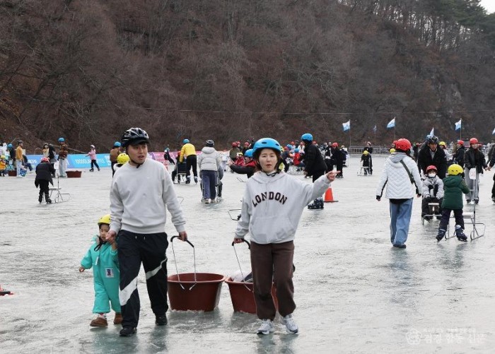 1-7. 사진(겨울의 끝자락, 영양에서 즐기는 마지막 빙판 추억).jpg