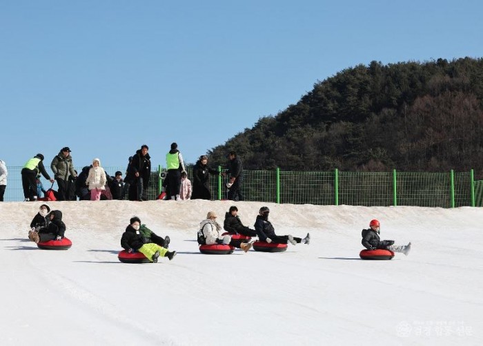 1-2. 사진(겨울의 끝자락, 영양에서 즐기는 마지막 빙판 추억).jpg