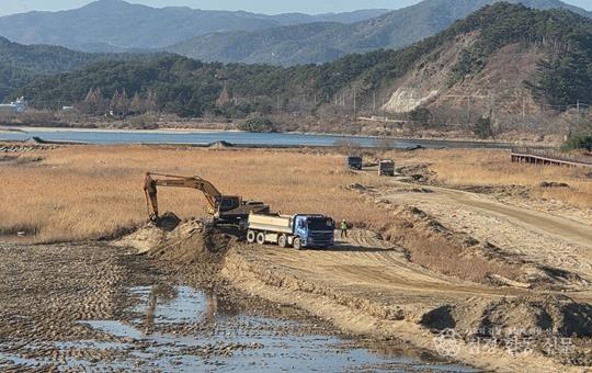 1. 2025년 하천 퇴적토 준설사업 모습.jpg