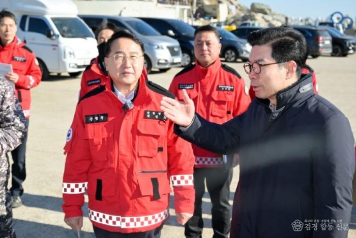 1-1_김인호 산림청장, 영덕군 산불 피해 복구 현장 점검.jpg
