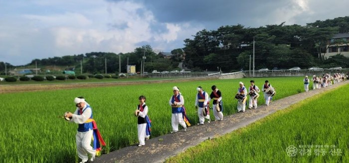 4일 (홍성, ‘문당환경농업마을’ 로컬100 2회 연속 선정).jpg