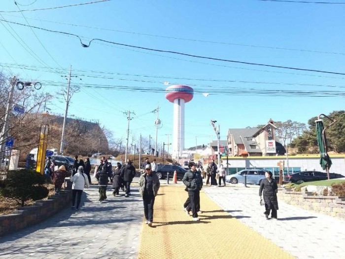 1.예당관광지 관광객 방문 모습 (1).jpg