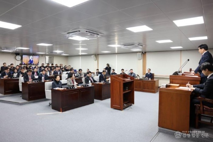 1-1. 20260211 100216 제298회 임시회 폐회.jpg