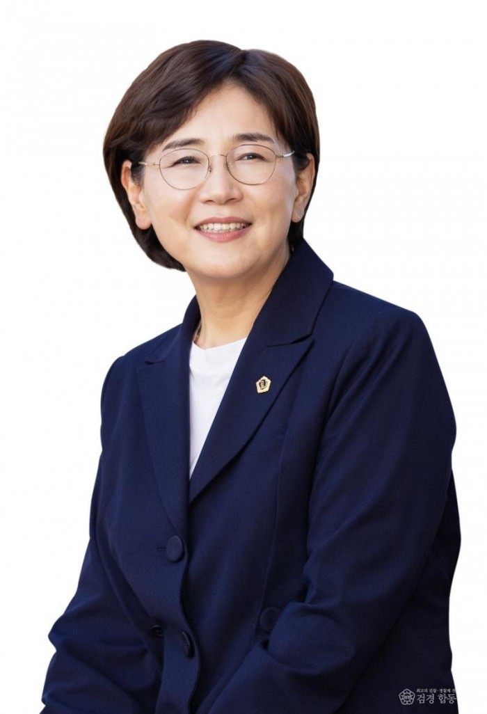 이선희위원장님 프로필 (상반신).jpg