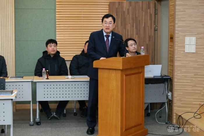 주낙영 경주시장 외동 문화선도산단 조성계획을 브리핑 하고 있다..JPG