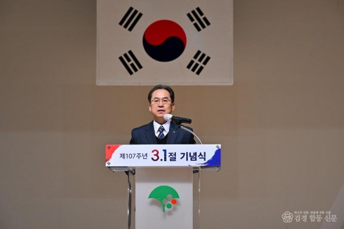 영주-4-6 엄태현 영주시장 권한대행이 기념사를 하고 있다.jpg