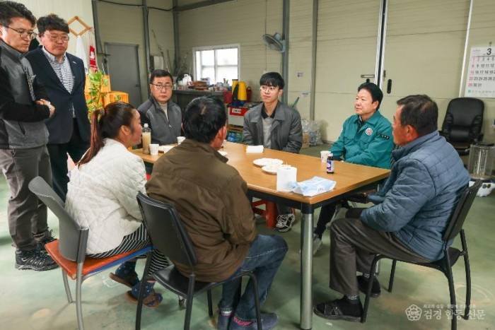성주군사진(근로자 애로사항·고용주 언어장벽 해결 위해 현장으로 찾아가는 통역지원)-1.jpg