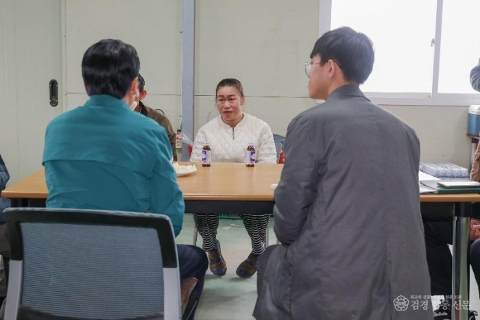 성주군사진(근로자 애로사항·고용주 언어장벽 해결 위해 현장으로 찾아가는 통역지원)-2.jpg