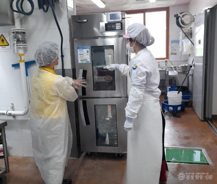 성주군사진(성주군보건소  봄 신학기 학교·유치원 급식소 합동 위생점검 실시).jpg