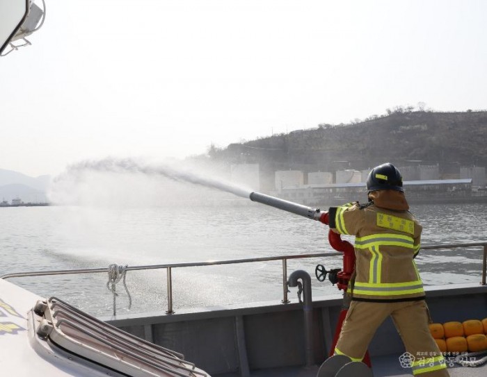 260311-5해상화재 대비 소방정탑승훈련4.jpg