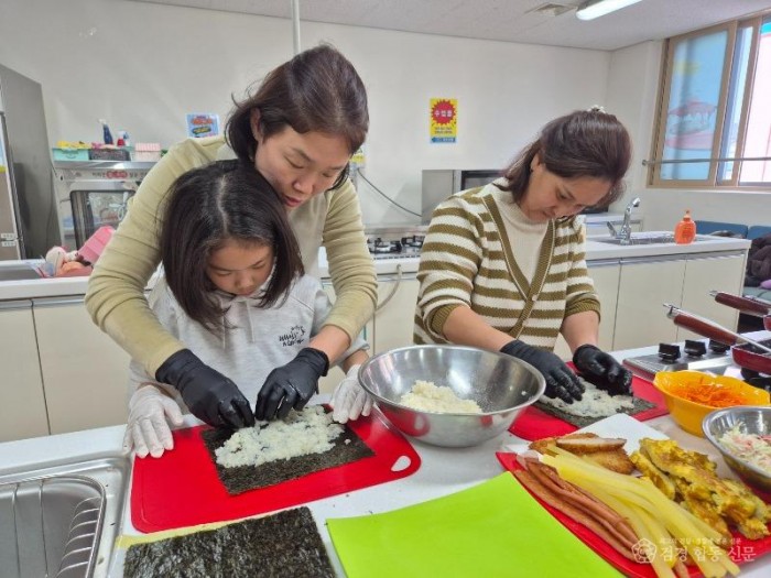1-3. (여성청소년과)요리체험 가족.jpg