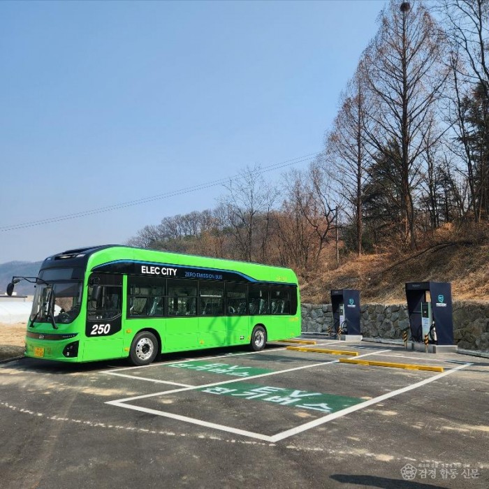 성주군사진(성주군 농어촌버스에 전기저상버스 최초 배치).jpg