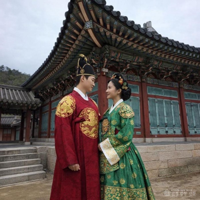 2-2. (관광진흥과)문경새재 한복체험관 2(AI 생성 이미지).jpg