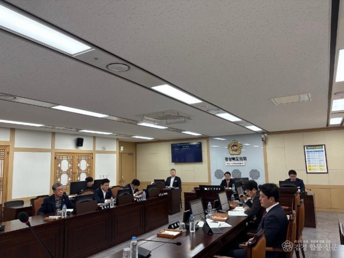 12.독도수호특별위원회 사진.jpg