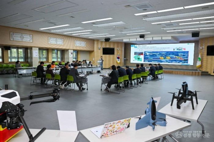 영주-2-3 착수보고회에서 드론이 전시되어 있는 모습.jpg