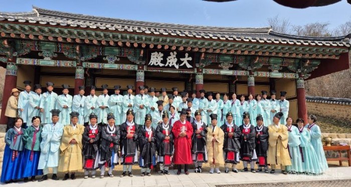 02의성군제공 비안향교 춘계 석전대제).jpg