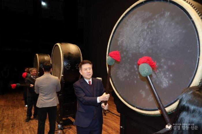 260102 병오년 힘찬 출발! 포항시, 시민 행복·더 큰 도약 다짐하는 시무식 개최3.jpg