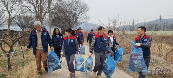 아포읍   「새봄맞이 릴레이 쓰담 데이 」로 우리 동네 가꾼다-아포읍(사진3).jpg