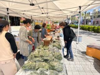 2. [상주시 농업정책과]여성농민회 첫 목요장터.jpg