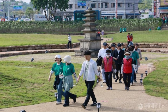 (예천군)예천군 도민체전 맞아 벚꽃 엔딩 스탬프 챌린지 운영(250517 군민걷기대회 개심사지 구간).JPG