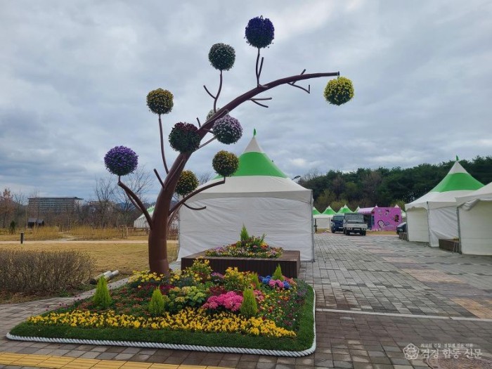 0402 안동시  경북도민체육대회 맞아 횃불 조형물 설치 (2).jpg