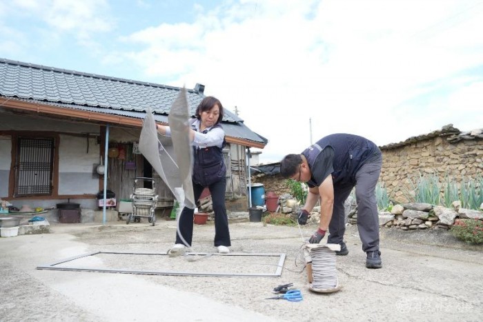 260406보도자료(청송군 ‘8282민원처리팀’ 초고령사회 맞춤형 행정 구현) (1).jpg