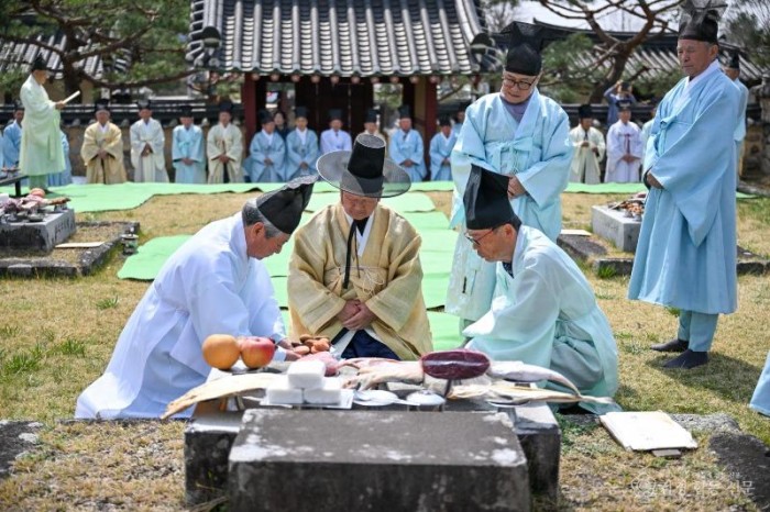 추가-1 영주시는 지난 3일 금성대군신단에서 춘향사를 엄숙히 봉행했다.jpg