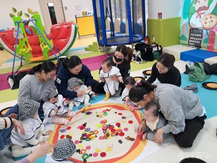 2. 영유아 발달 지원‘오감놀이’운영3.jpg