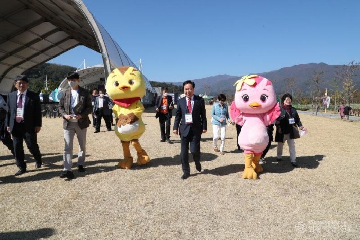 엄마까투리와 함께.JPG