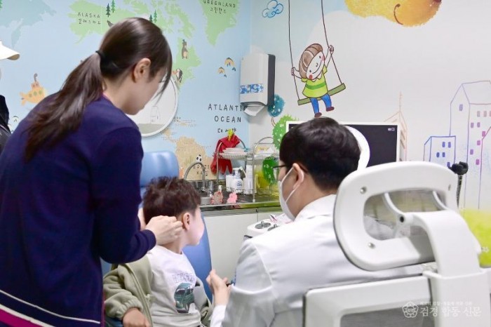 260410보도자료(청송군, 아이부터 임산부까지 진료 공백 없다[소아청소년과·산부인과 필수의료 강화]) (1).jpg