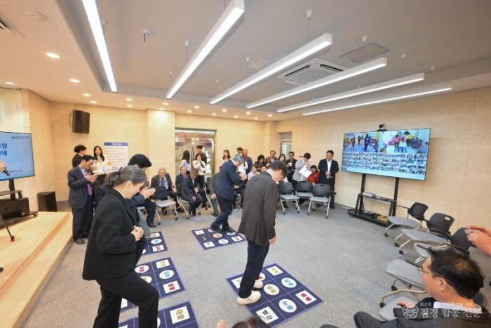 1-3_영덕군  스마트 경로당 개통으로 어르신 삶의 질 제고.jpg