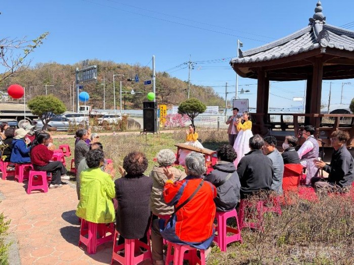 성주군사진(노란 참외 향기 사이로 흐르는 핑크빛 선율).jpeg