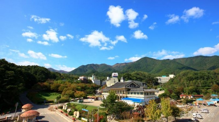 1. “여행은 머무는 것”울진, 체류형 관광 선언(온천과 대게찜이 유혹하는, 울진 보양여행-백암온천 전경)6.jpg