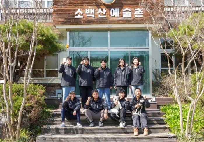 영주-1-2 ‘청년마을 만들기 지원사업’ 공모사업에 선정된 클라우드컬처스 단체사진.jpg