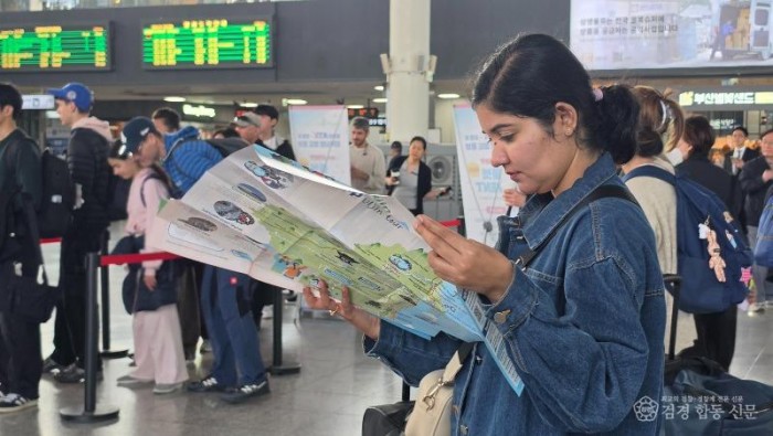 2. 동해선 KTX 개통 100일 맞아 부산역 관광 홍보2.jpeg