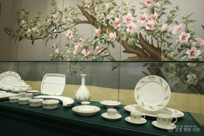 [박정희대통령역사자료관]2부(청와대 사용 식기).JPG