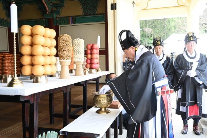 1.매헌 윤봉길의사 상하이 의거 제94주년 기념제 사진 (2).JPG