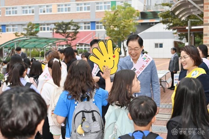 [사진] 임종식 경북도교육감 예비후보는 경북의 모든 아이가 몸과 마음이 바른 인재로 성장하는 더 따뜻한 경북교육을 반드시 완성하겠다고 밝혔다..jpg
