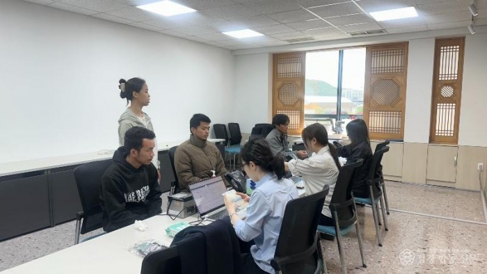 성주군사진(성주군  외국인 계절근로자 현장 지문등록 지원).jpg