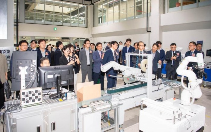 (전략산업과)구미  AI·로봇 제조혁신 전진기지 구축…