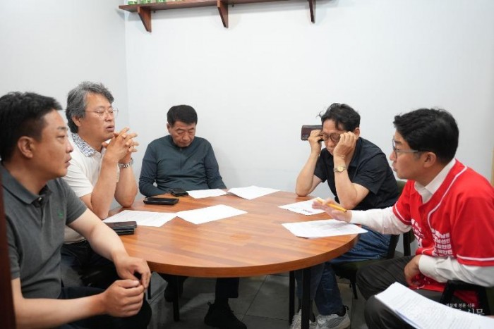 20260527_권백신도의원후보_현장간담회(2).jpg