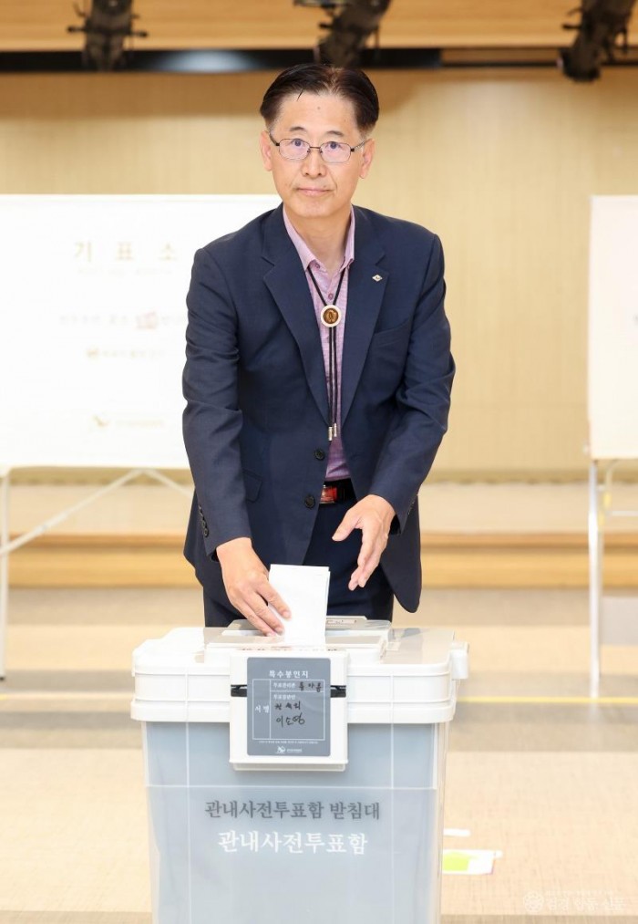 ①5.28_제9회_전국동시지방선거_사전투표(황명석_경상북도지사_권한대행행정부지사)_).jpg