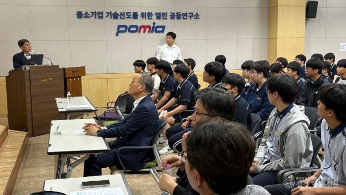 4.경북교육청, 이차전지 인력양성 중급과정 통합 수료식 개최(포항 직업교육 혁신지구 사업...지역 전략산업 맞춤형 기술인재 육성)_02 (2).jpg