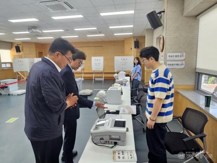 0529 배용수 안동시장 권한대행  사전투표소 현장 점검.jpg