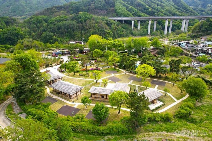 영주-2-4 소백산별빛 캠핑장 전경.jpg